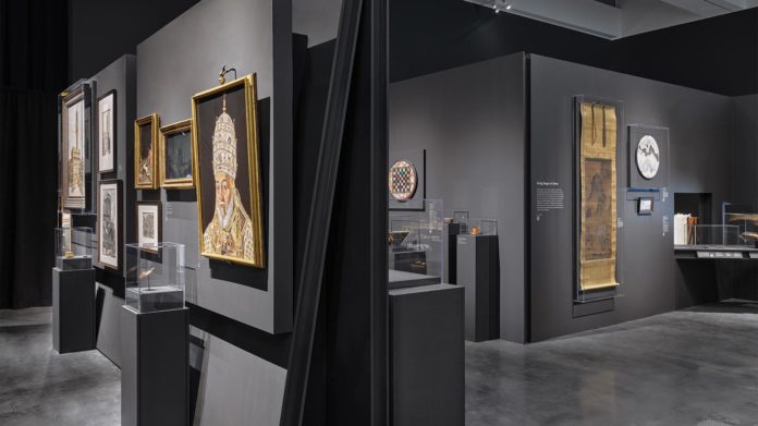 Black Walls in Art Galleries Enhancing the Viewer’s Experience